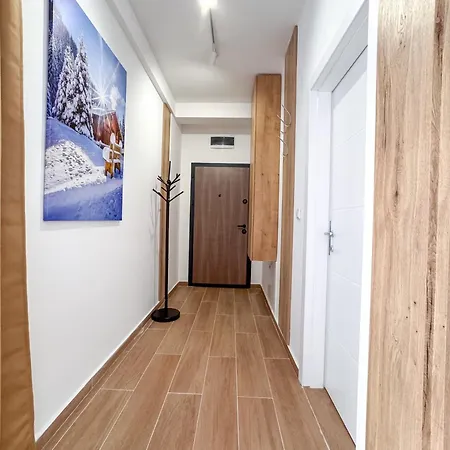 Mountain Whisper Apartment *